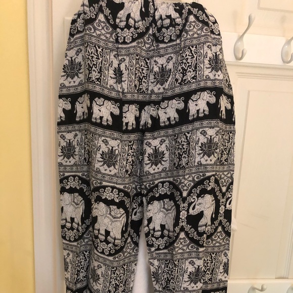 Flowy pants - Picture 2 of 2